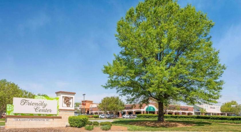 Clarion Pointe - Greensboro Coliseum Area Exterior foto